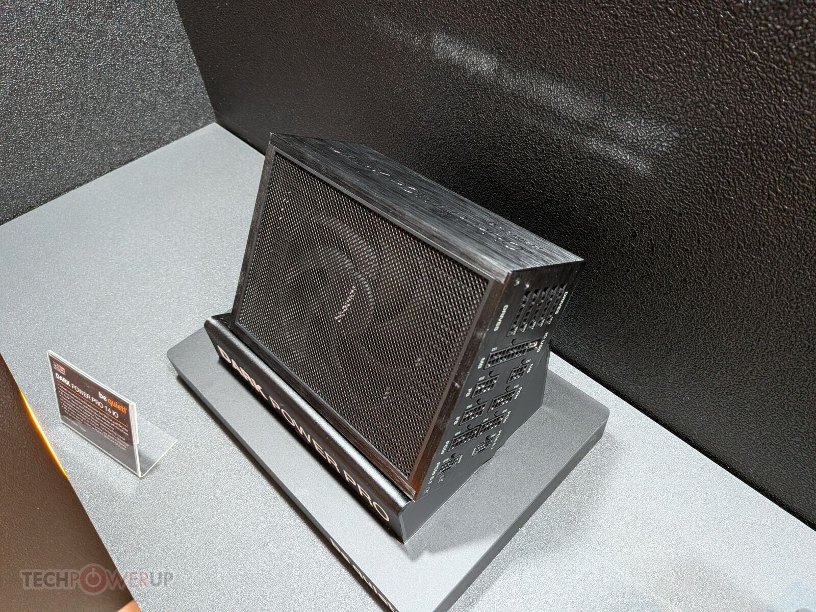 퀘이사존